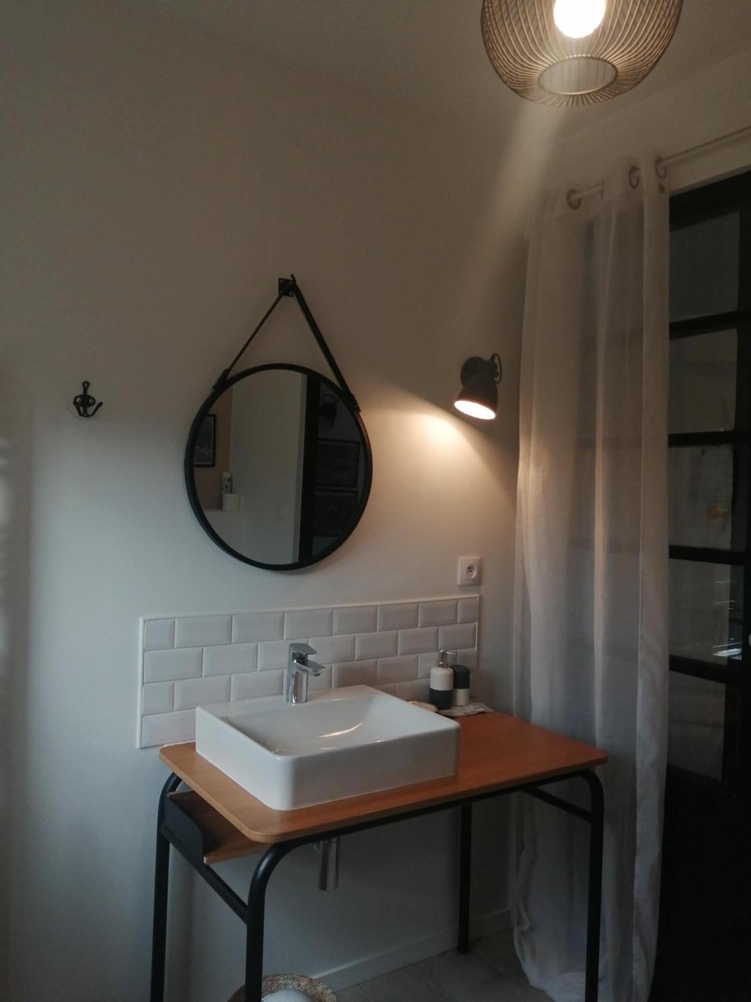 Le Quai 18 Bed & Breakfast Lesneven Exterior photo